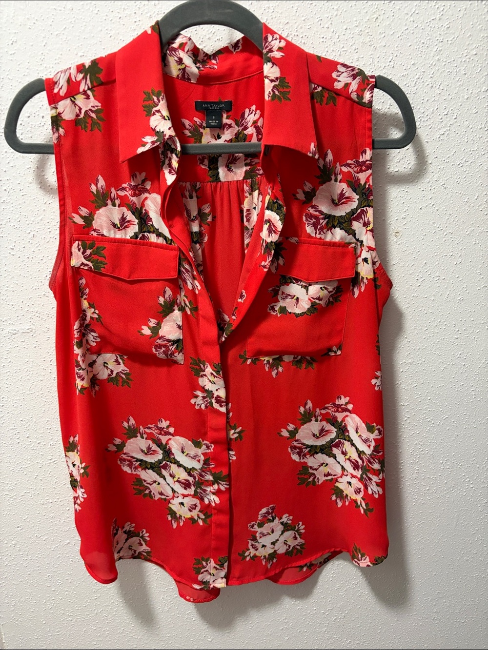 Floral Sleeveless Blouse
